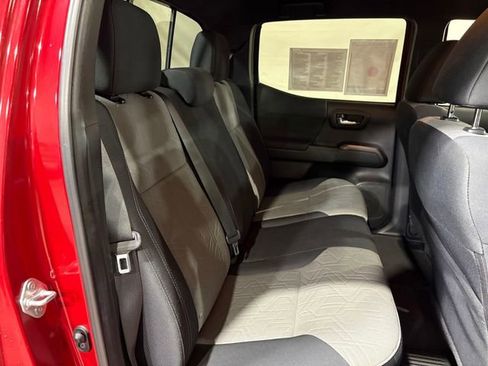 Used 2022 Toyota Tacoma TRD Off-Road w/ Technology Package image 28