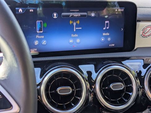 Used 2025 Mercedes-Benz CLA 250 4MATIC image 21