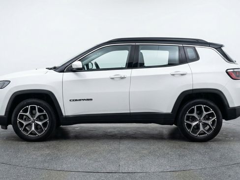 Used 2025 Jeep Compass Limited image 5