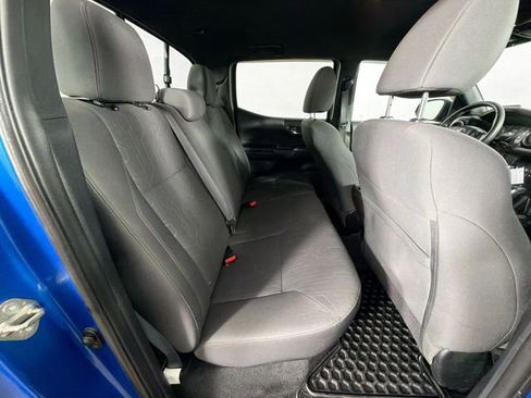 Used 2016 Toyota Tacoma TRD Sport image 27