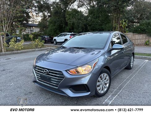 Used 2020 Hyundai Accent SE image 1