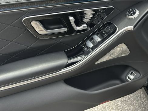 Certified 2025 Mercedes-Benz S 580 4MATIC Sedan image 11