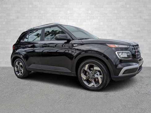 New 2025 Hyundai Venue SEL image 1