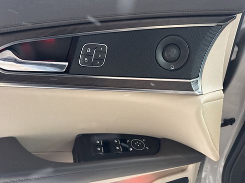 Used 2020 Lincoln Nautilus Reserve w/ Equipment Group 201A image 26