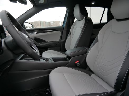 New 2026 Volkswagen Tiguan SE R-Line AWD/4WD image 4