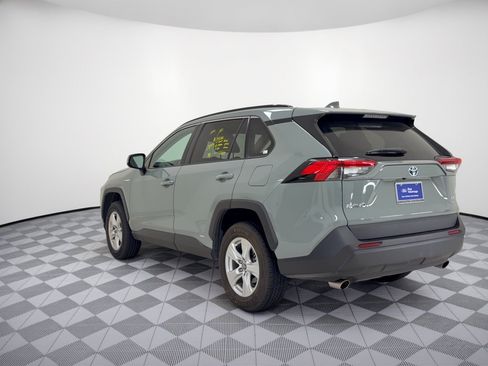 Used 2021 Toyota RAV4 XLE w/ Convenience Package AWD/4WD image 3