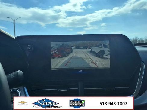 Used 2025 Chevrolet Trax LT w/ LT Convenience Package image 21