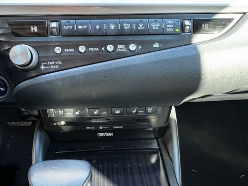 Certified 2021 Lexus ES 300h Ultra Luxury w/ Accessory Package 2 image 26