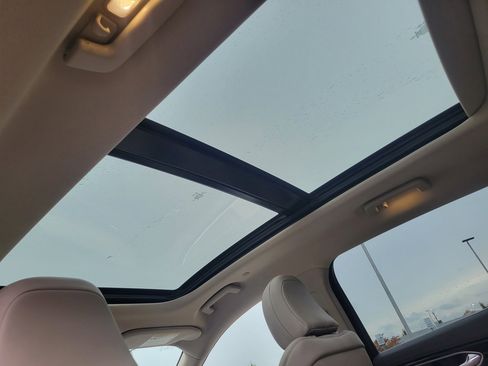 Certified 2023 Lincoln Nautilus Reserve image 6