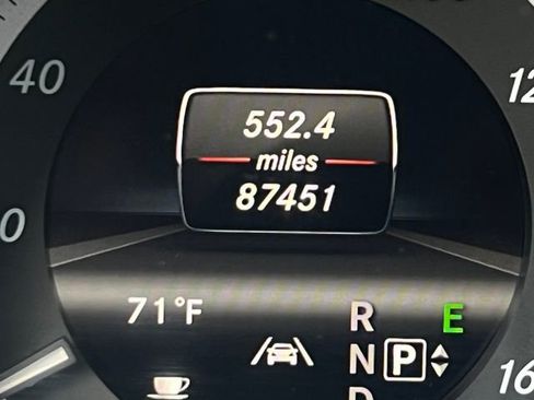 Used 2013 Mercedes-Benz E 350 4MATIC Sedan image 22