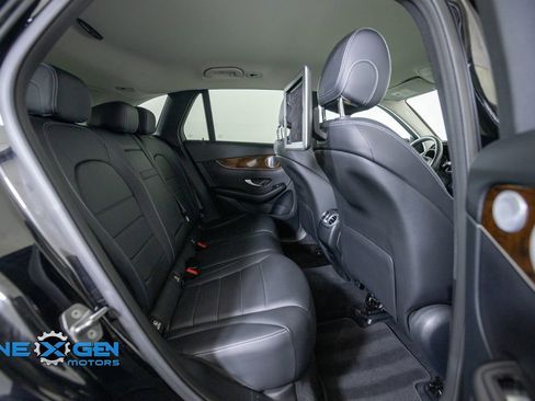 Used 2019 Mercedes-Benz GLC 300 4MATIC image 36