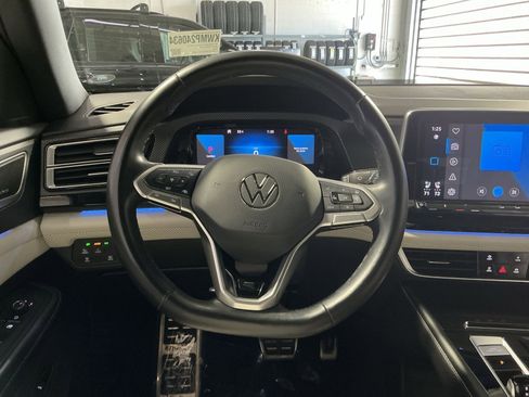 Used 2024 Volkswagen Atlas Cross Sport SEL Premium R-Line AWD/4WD image 17