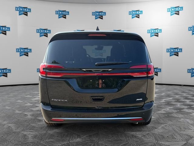 New 2027 Chrysler Pacifica Select AWD/4WD image 4