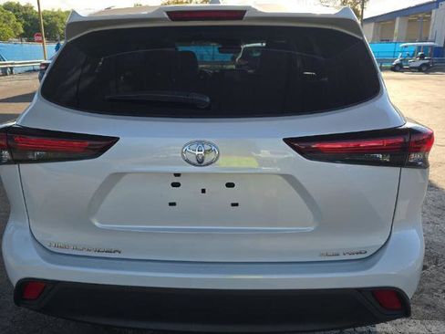 Used 2025 Toyota Highlander XLE image 5