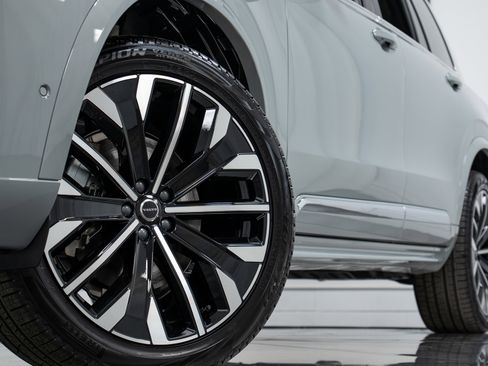 New 2026 Volvo XC90 B6 Plus w/ Protection Package Premier image 28