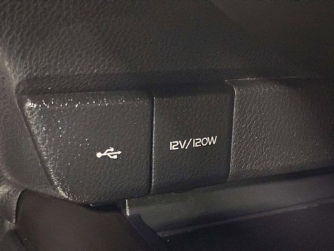 Used 2021 Toyota Camry SE FWD image 31