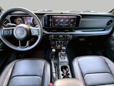 Used 2024 Jeep Gladiator Rubicon AWD/4WD image 14