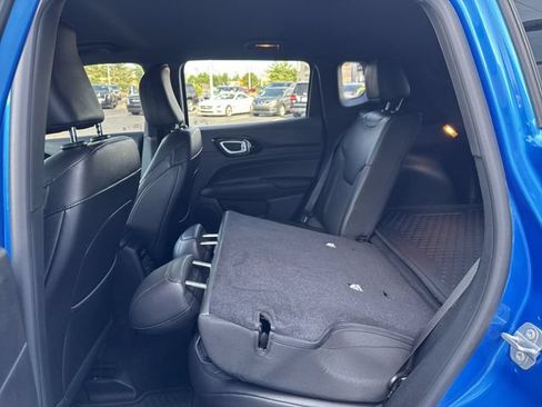 Used 2025 Jeep Compass Latitude w/ Convenience Group AWD/4WD image 13