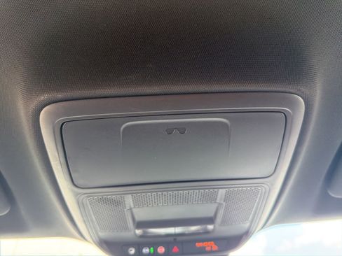 Used 2025 Buick Enclave Sport Touring w/ Power Package FWD image 33