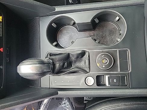 Used 2019 Volkswagen Atlas SE image 25