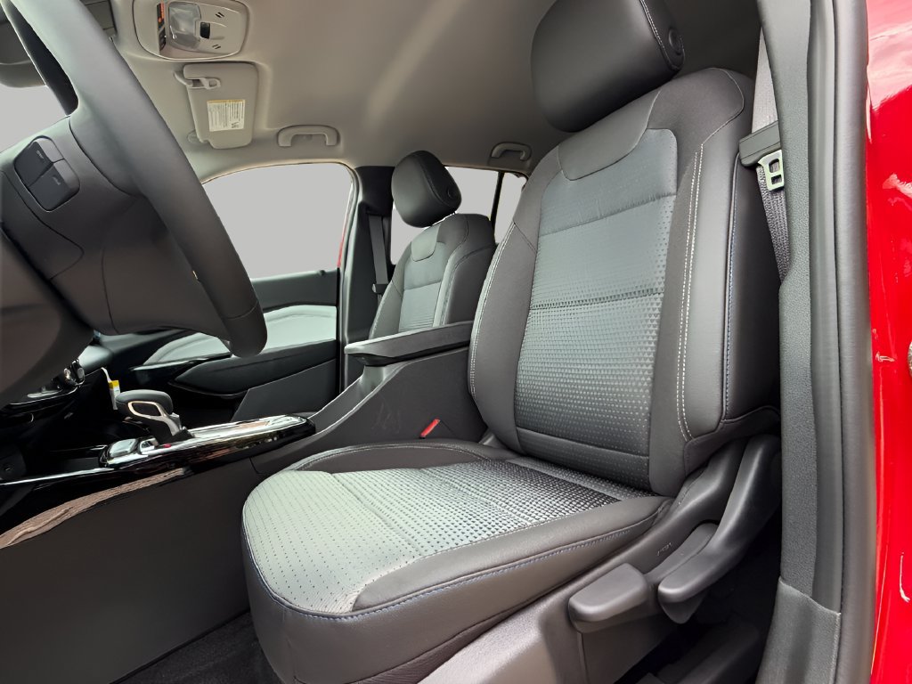 New 2026 Chevrolet Trax LT w/ LT Convenience Package FWD image 16