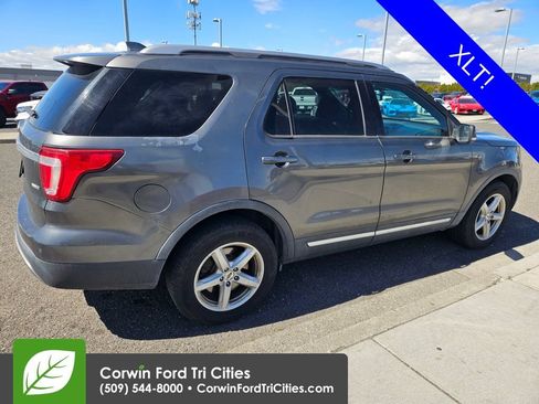 Used 2016 Ford Explorer XLT w/ Equipment Group 202A AWD/4WD image 7