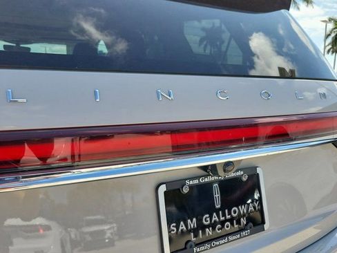 Certified 2023 Lincoln Aviator Reserve w/ Equipment Group 201A image 10