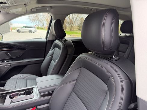 New 2026 Lincoln Nautilus Reserve w/ Jet Appearance Package image 11