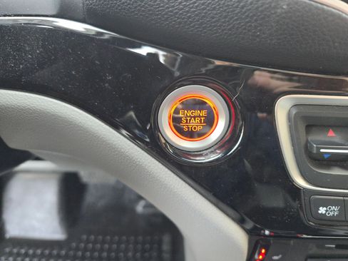 Used 2019 Honda Pilot Touring image 26