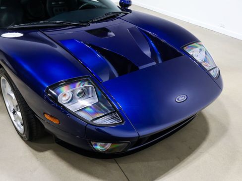 Used 2005 Ford GT RWD image 56