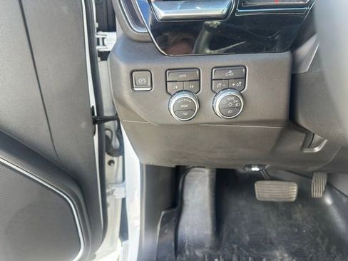 Used 2023 GMC Sierra 1500 Elevation image 25