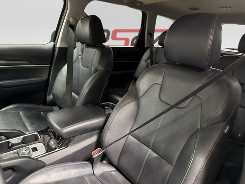 Used 2022 Kia Telluride S FWD image 11