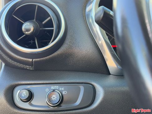 Used 2019 Chevrolet Blazer LT image 28