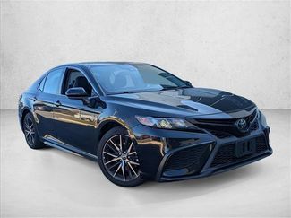 Used 2021 Toyota Camry SE video 2
