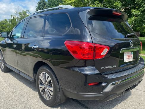 Used 2017 Nissan Pathfinder SL w/ SL Tech Package AWD/4WD image 4
