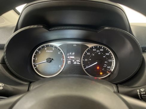 Used 2025 Nissan Versa S FWD image 55