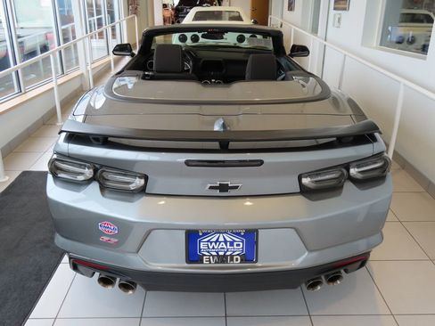 Certified 2023 Chevrolet Camaro SS RWD image 3