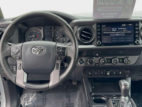 Used 2020 Toyota Tacoma TRD Sport w/ Technology Package AWD/4WD image 13