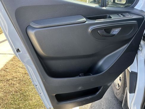 Used 2022 Mercedes-Benz Sprinter 2500 image 18
