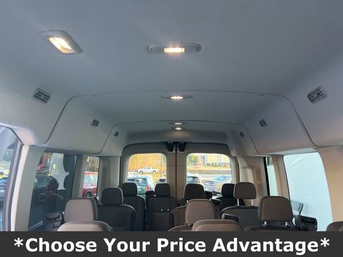 Used 2022 Ford Transit 350 XLT image 27