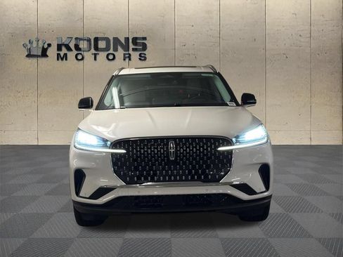 New 2026 Lincoln Aviator AWD image 3