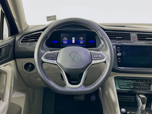Used 2023 Volkswagen Tiguan SE FWD image 17