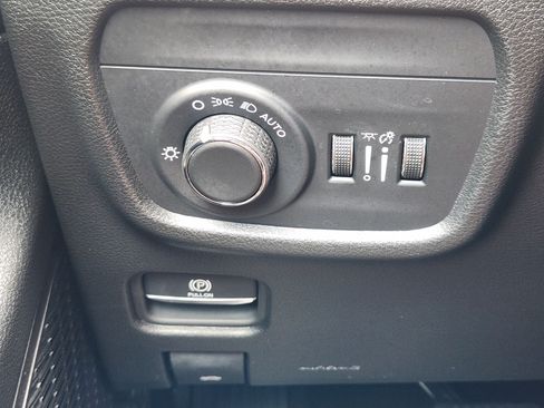 Used 2025 Jeep Grand Cherokee L Laredo w/ Luxury Tech Group I AWD/4WD image 23