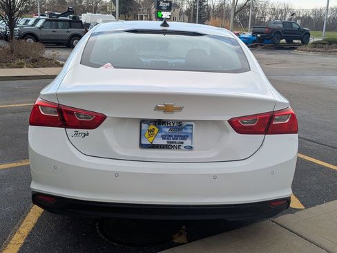 Used 2022 Chevrolet Malibu LS w/ Driver Confidence Package II image 4