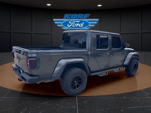 Used 2023 Jeep Gladiator Willys image 5