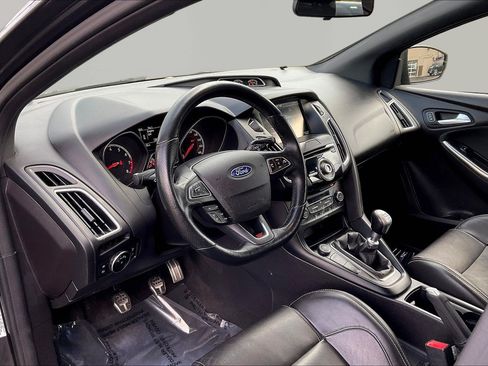 Used 2015 Ford Focus ST w/ Equipment Group 402A FWD image 17
