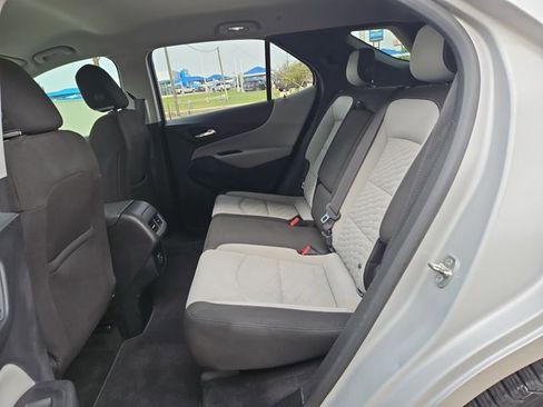 Used 2019 Chevrolet Equinox LT FWD image 17
