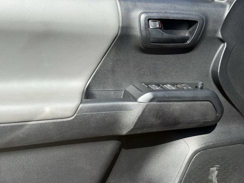 Used 2023 Toyota Tacoma SR w/ SR Convenience Package RWD image 21