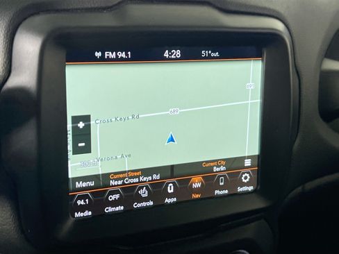 Used 2022 Jeep Renegade Latitude w/ Convenience Group AWD/4WD image 13