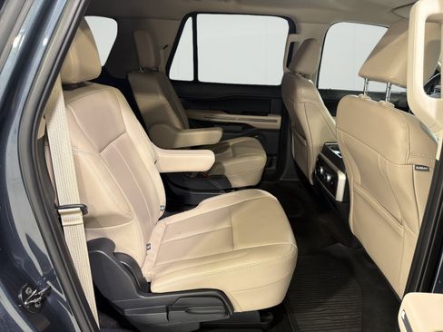 Used 2022 Ford Expedition Max XLT RWD image 13